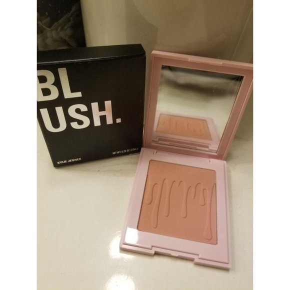 Kylie Cosmetics | Blush & Highlighter bundle - Picture 6 of 13
